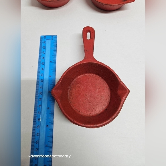 3 Small Cast Skillets - Picture 4 of 6